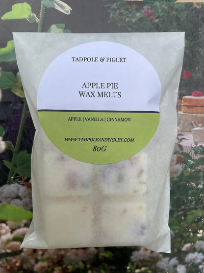 Apple pie-scented wax melt bar with packaging