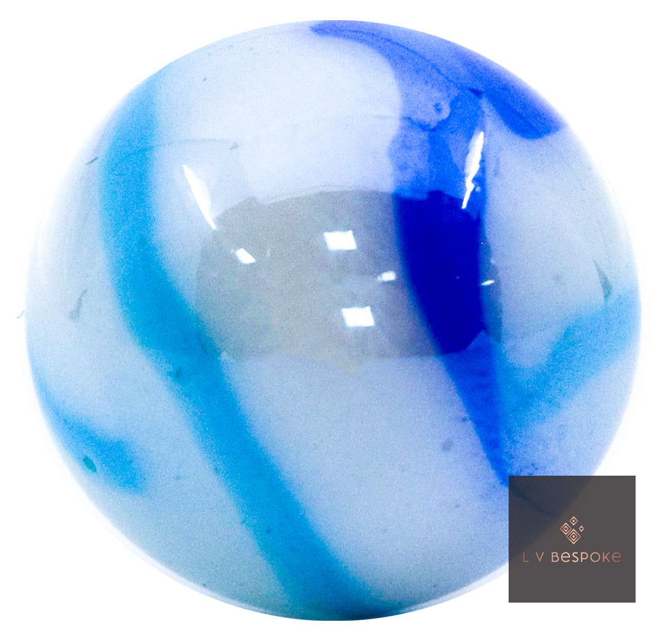 Jellyfish marble – white glass with light and dark blue swirls