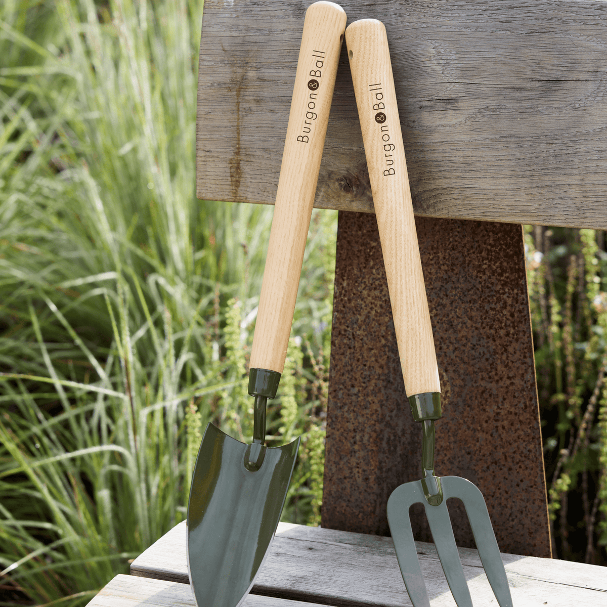Burgon & Ball RHS BoronGreen Mid-Handled Fork