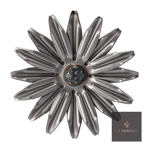Tall floral metal garden stake – forged daisy head with ridged petals